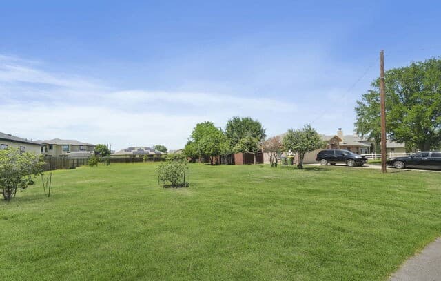 rental at 8497 Ventura Blvd in Selma, TX — photo 5