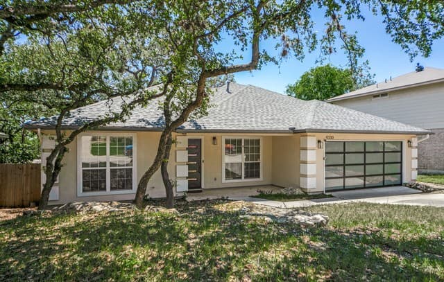 3-bedroom rental at 4330 Knollbluff in San Antonio, TX — photo 2