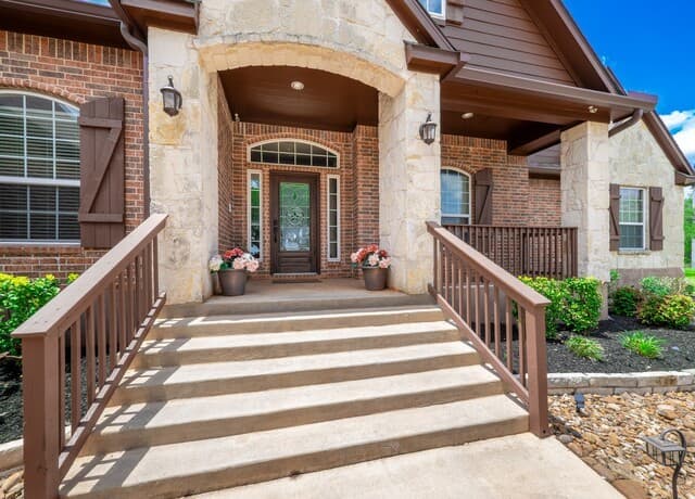 4-bedroom rental at 24607 Ripple Way in San Antonio, TX — photo 3