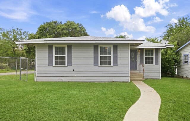 3-bedroom rental at 939 John Page Dr in San Antonio, TX — photo 1