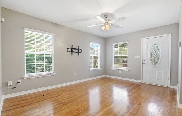 3-bedroom rental at 939 John Page Dr in San Antonio, TX — photo 2