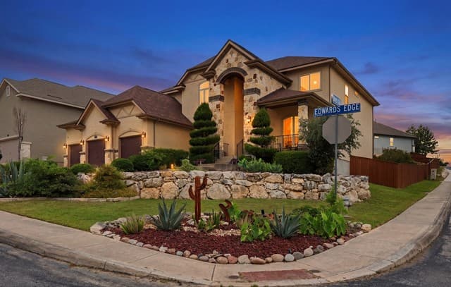 4-bedroom rental at 18702 Edwards Edge in San Antonio, TX — photo 1