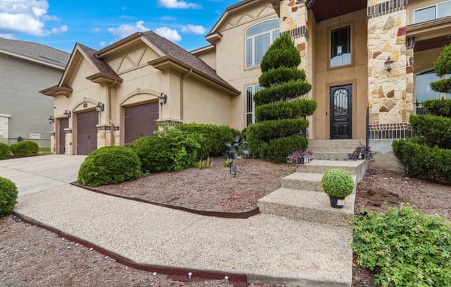 4-bedroom rental at 18702 Edwards Edge in San Antonio, TX — photo 4