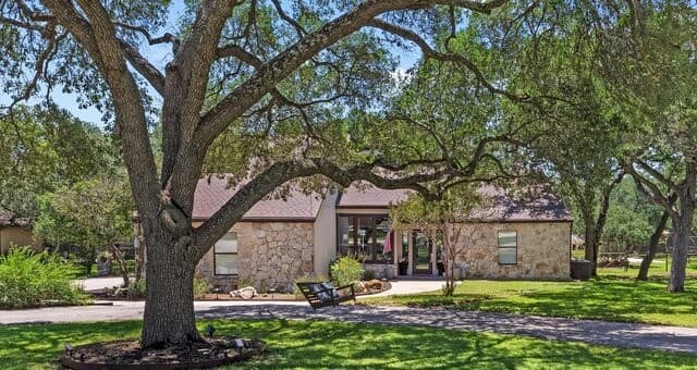 3-bedroom rental at 9514 Goldenrod in Garden Ridge, TX — photo 1