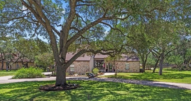 3-bedroom rental at 9514 Goldenrod in Garden Ridge, TX — photo 2