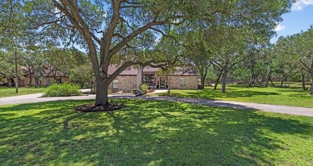 3-bedroom rental at 9514 Goldenrod in Garden Ridge, TX — photo 3