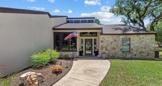 3-bedroom rental at 9514 Goldenrod in Garden Ridge, TX — photo 4