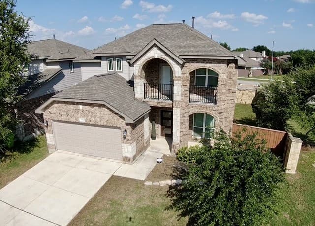 3-bedroom rental at 8502 Kallison Arbor in San Antonio, TX — photo 2