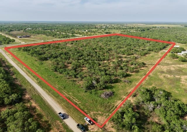 rental at TBD 337 N County Road in Charlotte, TX — photo 1