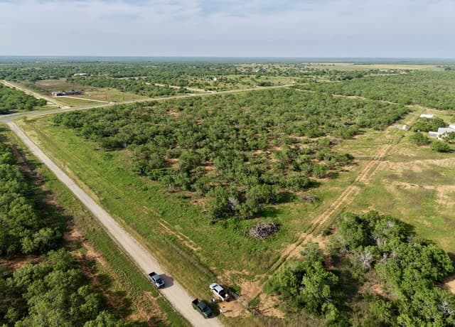 rental at TBD 337 N County Road in Charlotte, TX — photo 3