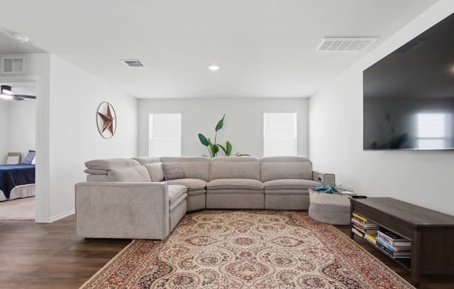 4-bedroom rental at 11727 Grey Fox in San Antonio, TX — photo 3