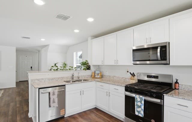 4-bedroom rental at 11727 Grey Fox in San Antonio, TX — photo 4