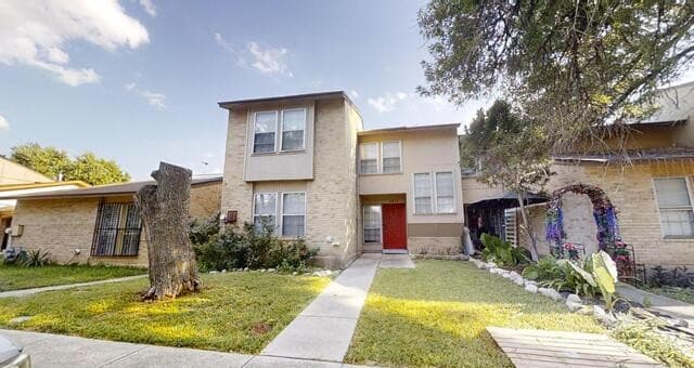 3-bedroom rental at 6832 Stockport in San Antonio, TX — photo 1
