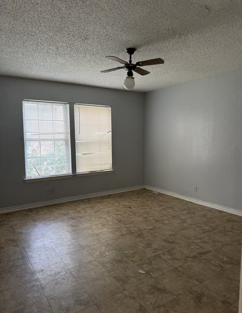 3-bedroom rental at 6832 Stockport in San Antonio, TX — photo 4