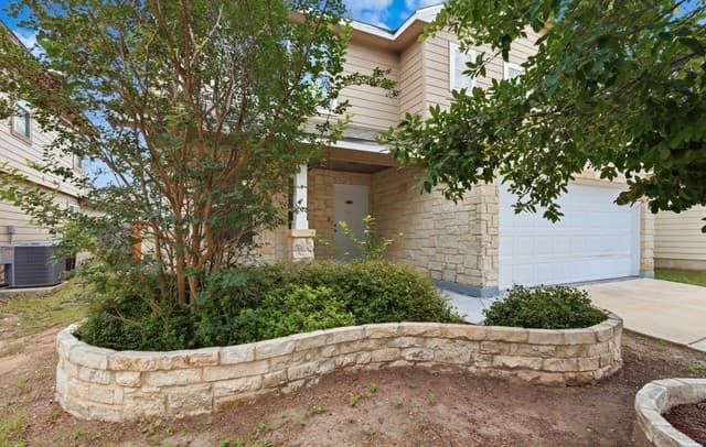 4-bedroom rental at 14012 Shivers Cv in San Antonio, TX — photo 5
