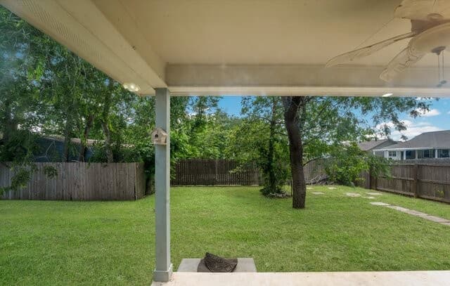 3-bedroom rental at 1023 3rd St in Floresville, TX — photo 2