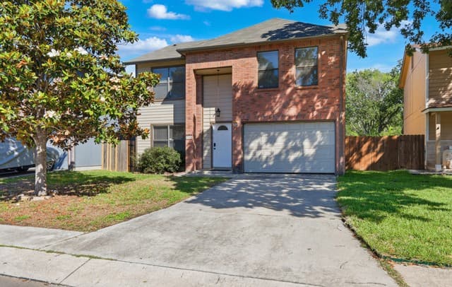 4-bedroom rental at 7739 Alverstone Way in San Antonio, TX — photo 3
