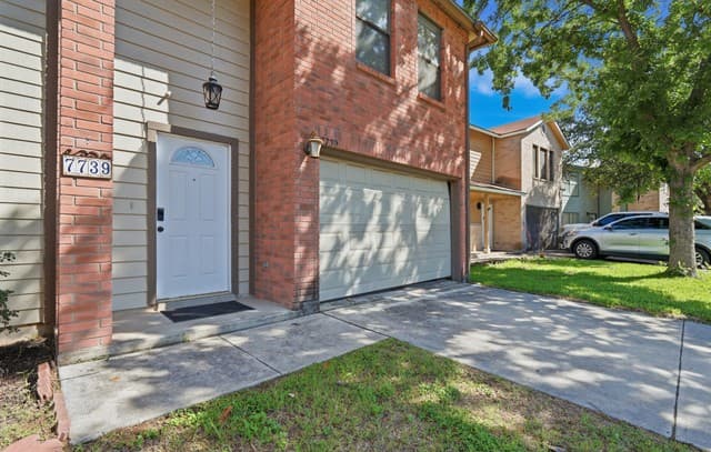 4-bedroom rental at 7739 Alverstone Way in San Antonio, TX — photo 4