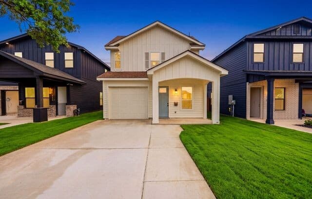 4-bedroom rental at 114 San Antonio Blvd in San Antonio, TX — photo 1