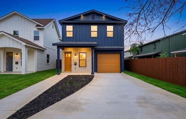 4-bedroom rental at 110 San Antonio Blvd in San Antonio, TX — photo 1