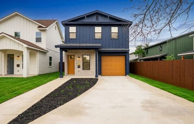 4-bedroom rental at 110 San Antonio Blvd in San Antonio, TX — photo 2