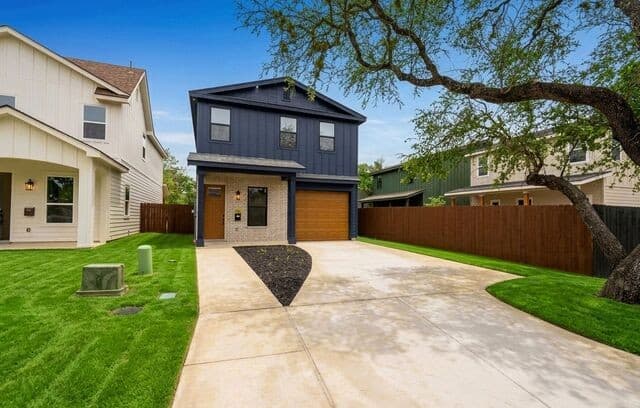 4-bedroom rental at 110 San Antonio Blvd in San Antonio, TX — photo 3
