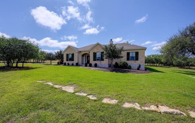 3-bedroom rental at 132 N Calvin Barrett in Blanco, TX — photo 1