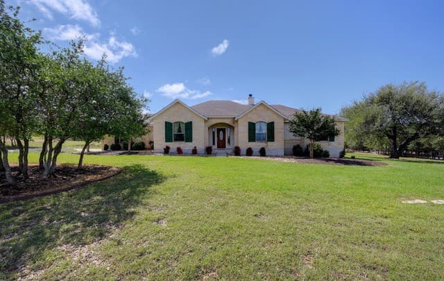 3-bedroom rental at 132 N Calvin Barrett in Blanco, TX — photo 2