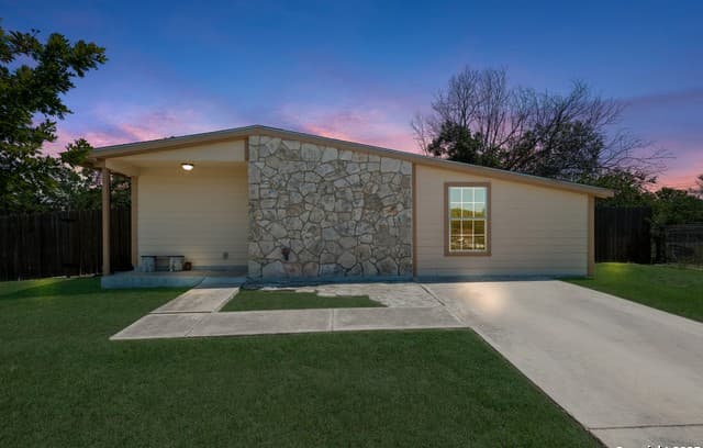 3-bedroom rental at 147 Kilkenney in San Antonio, TX — photo 1