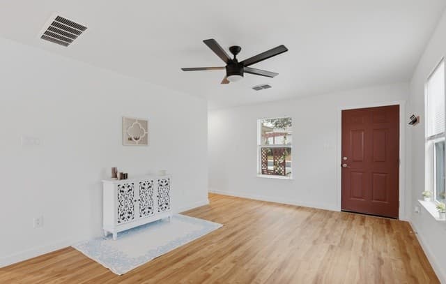 2-bedroom rental at 11206 Indian Cyn in San Antonio, TX — photo 5