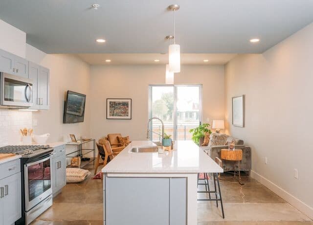 2-bedroom rental at 210 W Peden Unit 119 in San Antonio, TX — photo 2