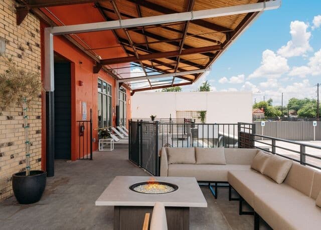 2-bedroom rental at 210 W Peden Unit 119 in San Antonio, TX — photo 4