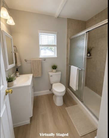 1-bedroom rental at 904 C St Unit 2 in Floresville, TX — photo 5