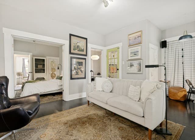 rental at 200 Queen Anne Ct in San Antonio, TX — photo 3