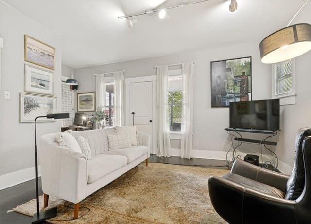 rental at 200 Queen Anne Ct in San Antonio, TX — photo 4