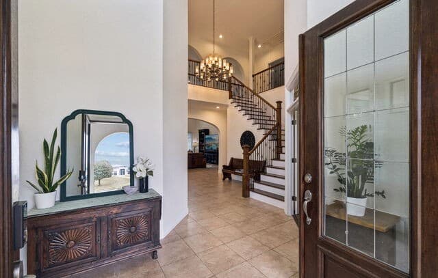6-bedroom rental at 25215 Fairway Springs in San Antonio, TX — photo 5