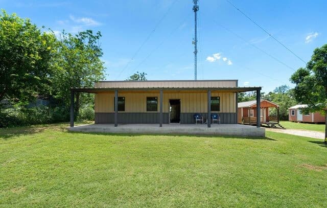 3-bedroom rental at 9195 S Loop 1604 E in Elmendorf, TX — photo 4