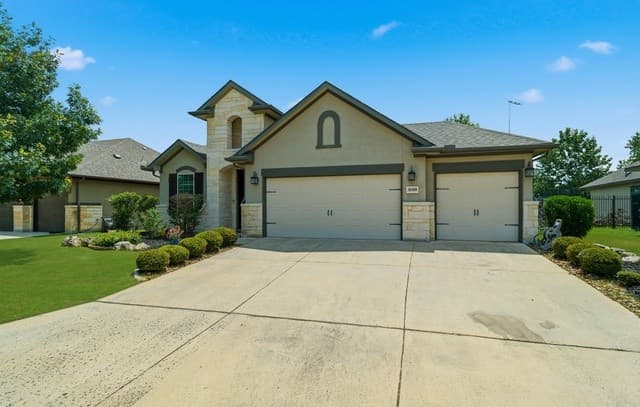 3-bedroom rental at 30108 Cibolo Oaks in Fair Oaks Ranch, TX — photo 3