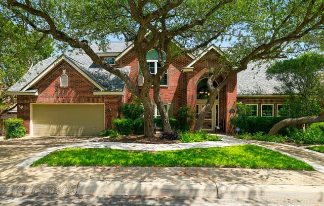 4-bedroom rental at 1426 Fawn Hvn in San Antonio, TX — photo 1