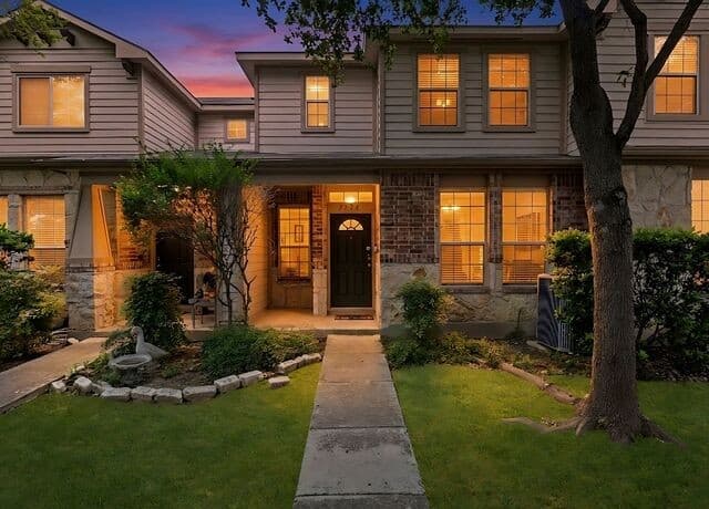 3-bedroom rental at 2524 Grayson Cir in San Antonio, TX — photo 3