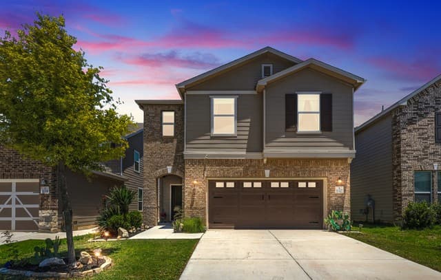 4-bedroom rental at 11327 October Stead in San Antonio, TX — photo 2