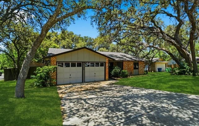 3-bedroom rental at 5103 Timber Circle in San Antonio, TX — photo 4