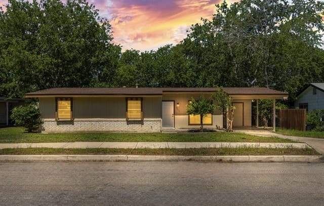 3-bedroom rental at 4863 Castle Shield in San Antonio, TX — photo 1