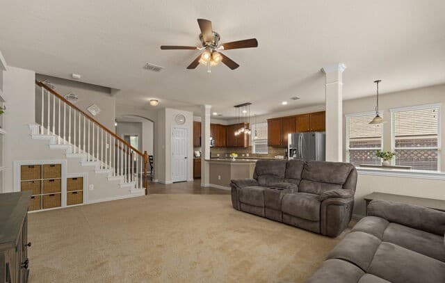 4-bedroom rental at 25019 Buttermilk Ln in San Antonio, TX — photo 3