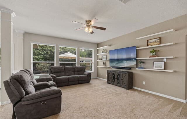 4-bedroom rental at 25019 Buttermilk Ln in San Antonio, TX — photo 4