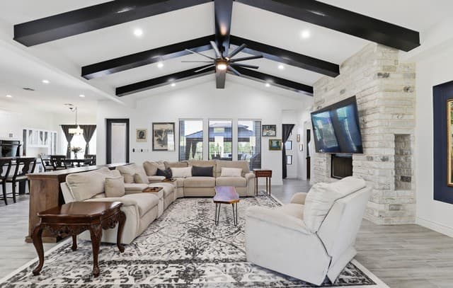 3-bedroom rental at 117 Chisum in La Vernia, TX — photo 5