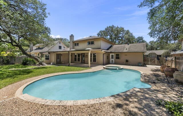 4-bedroom rental at 2807 Burnt Oak St in San Antonio, TX — photo 4
