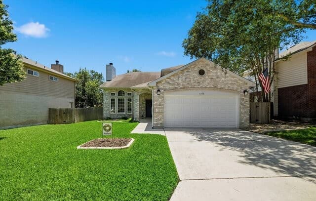3-bedroom rental at 1152 Berry Creek Dr in Schertz, TX — photo 2