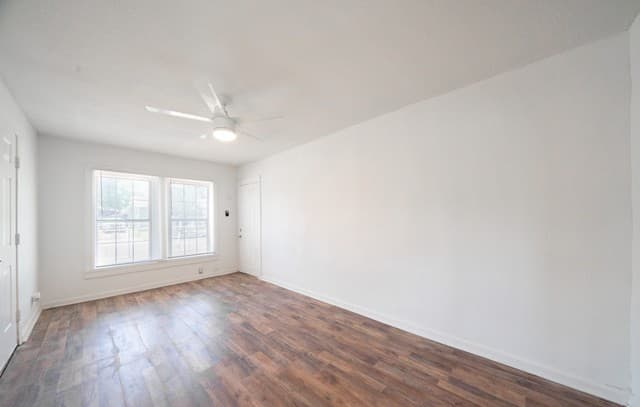 rental at 971 Chalmers Ave in San Antonio, TX — photo 5