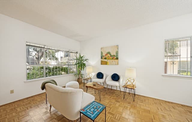 3-bedroom rental at 7123 Thrush View Unit 14 in San Antonio, TX — photo 3